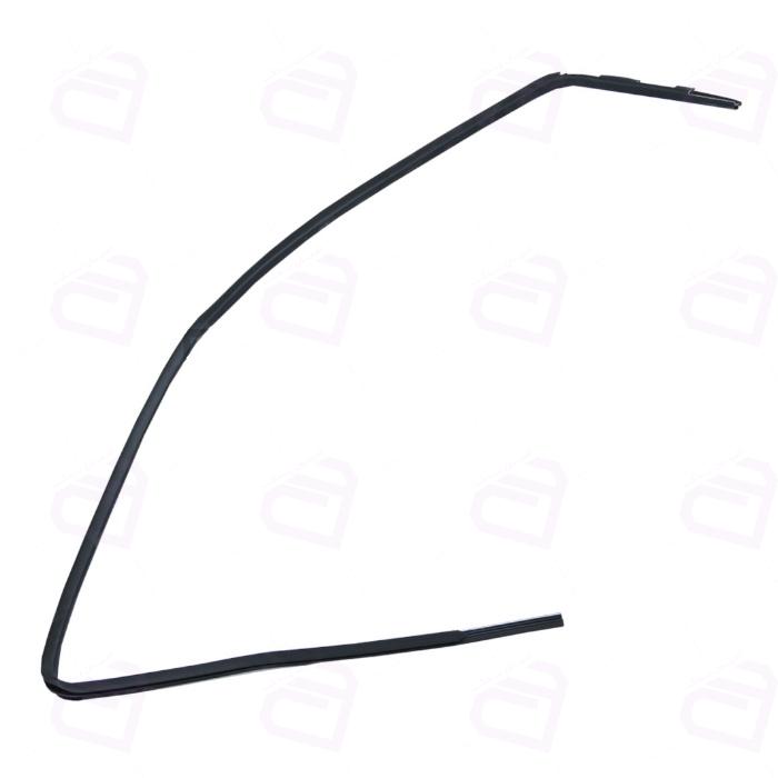 ماهوتی پژو 405 جلو داخل صادق (روآ سال OHVG, چپ)